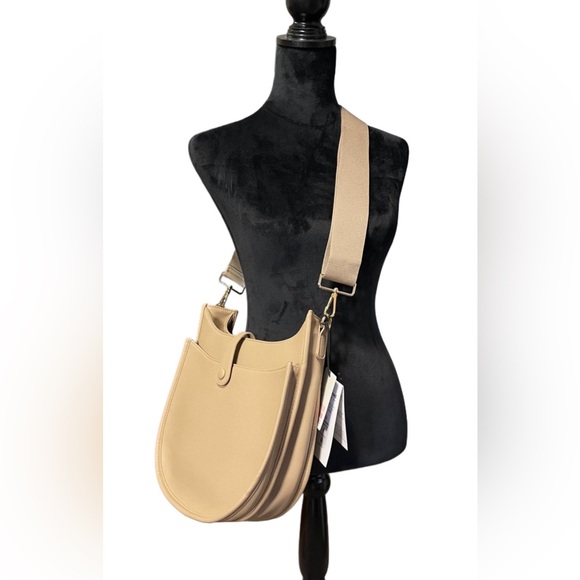 Ahdorned NY Vegan Leather Messenger Bag - New with Tag - Picture 5 of 16